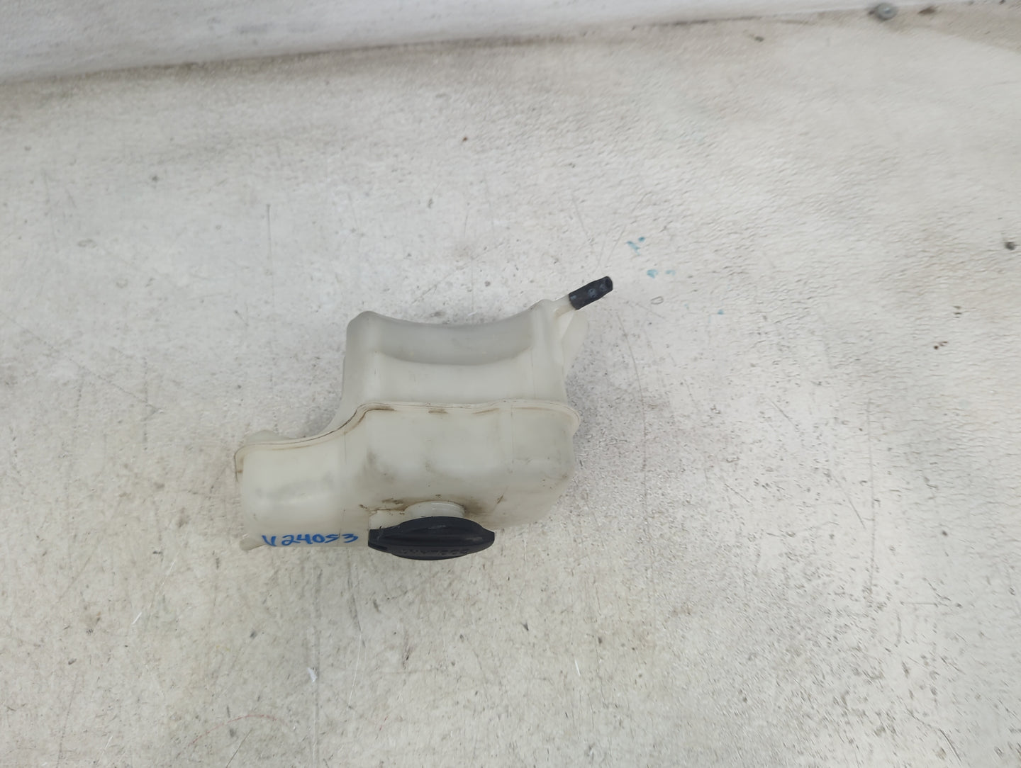 2011-2016 Kia Optima Radiator Coolant Overflow Expansion Tank Bottle 1478913 - Oemusedautoparts1.com