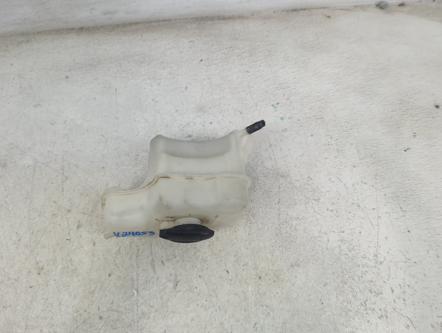 2011-2016 Kia Optima Radiator Coolant Overflow Expansion Tank Bottle 1478913 - Oemusedautoparts1.com