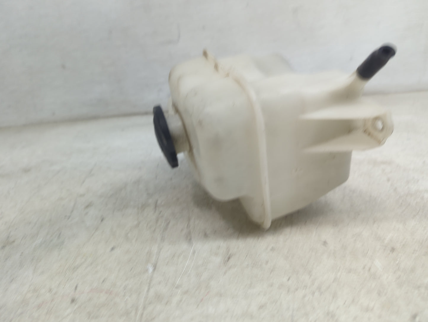 2011-2016 Kia Optima Radiator Coolant Overflow Expansion Tank Bottle 1478913 - Oemusedautoparts1.com