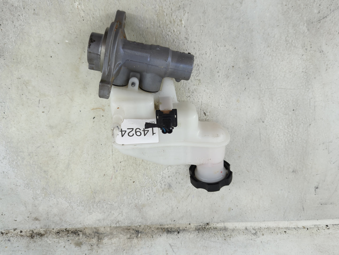 2011-2015 Kia Optima Brake Master Cylinder 1492419 - Oemusedautoparts1.com