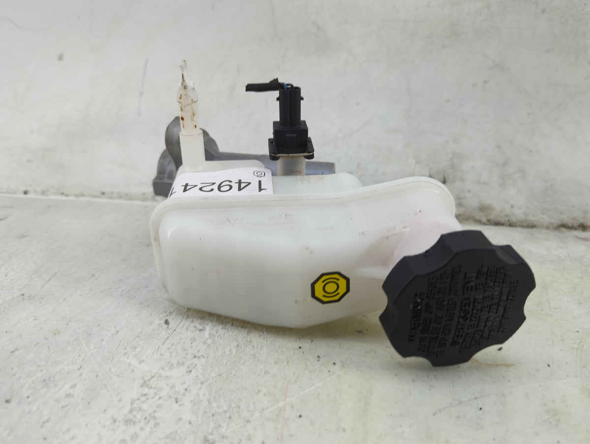 2011-2015 Kia Optima Brake Master Cylinder 1492419 - Oemusedautoparts1.com