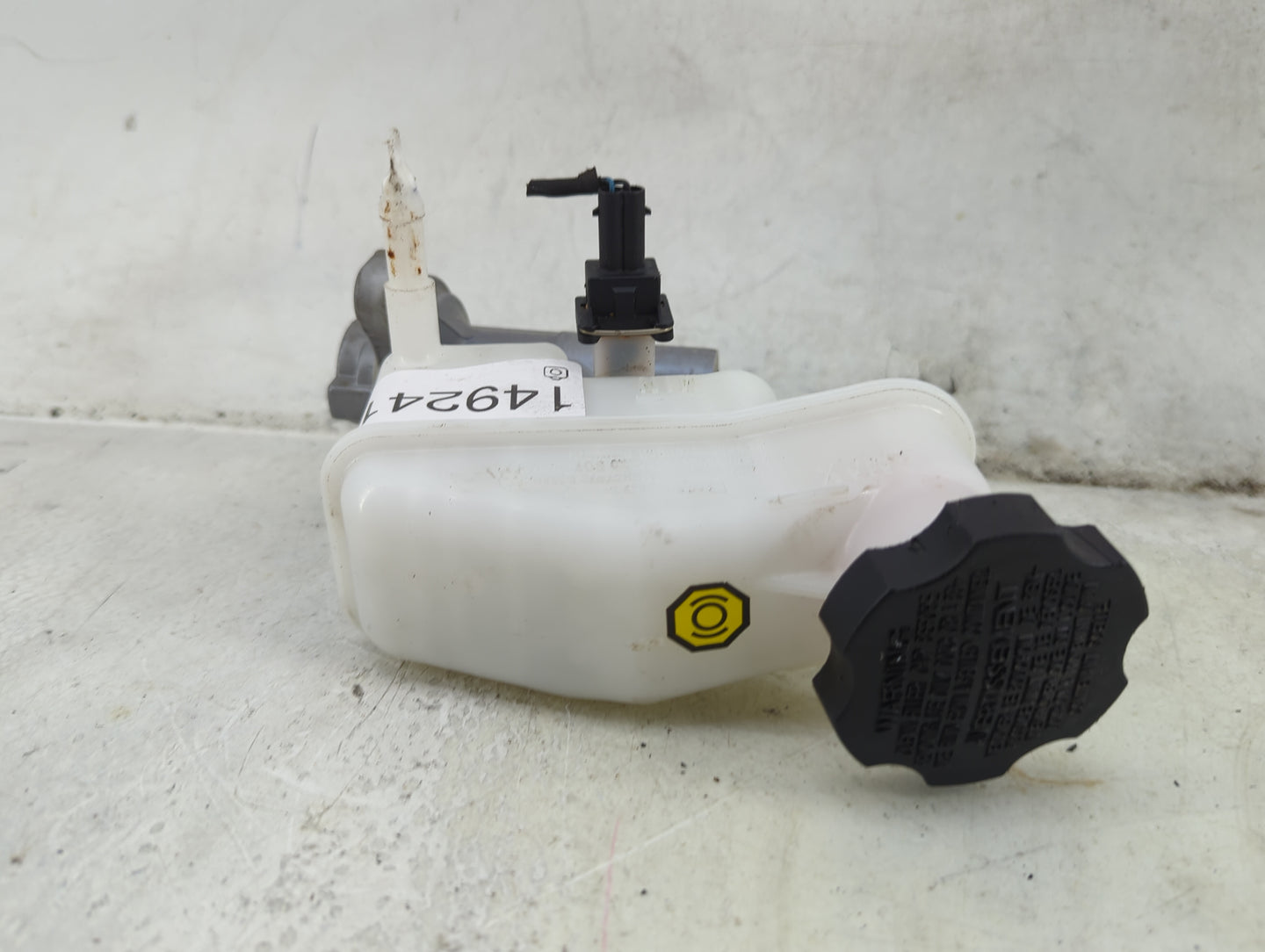 2011-2015 Kia Optima Brake Master Cylinder 1492419 - Oemusedautoparts1.com