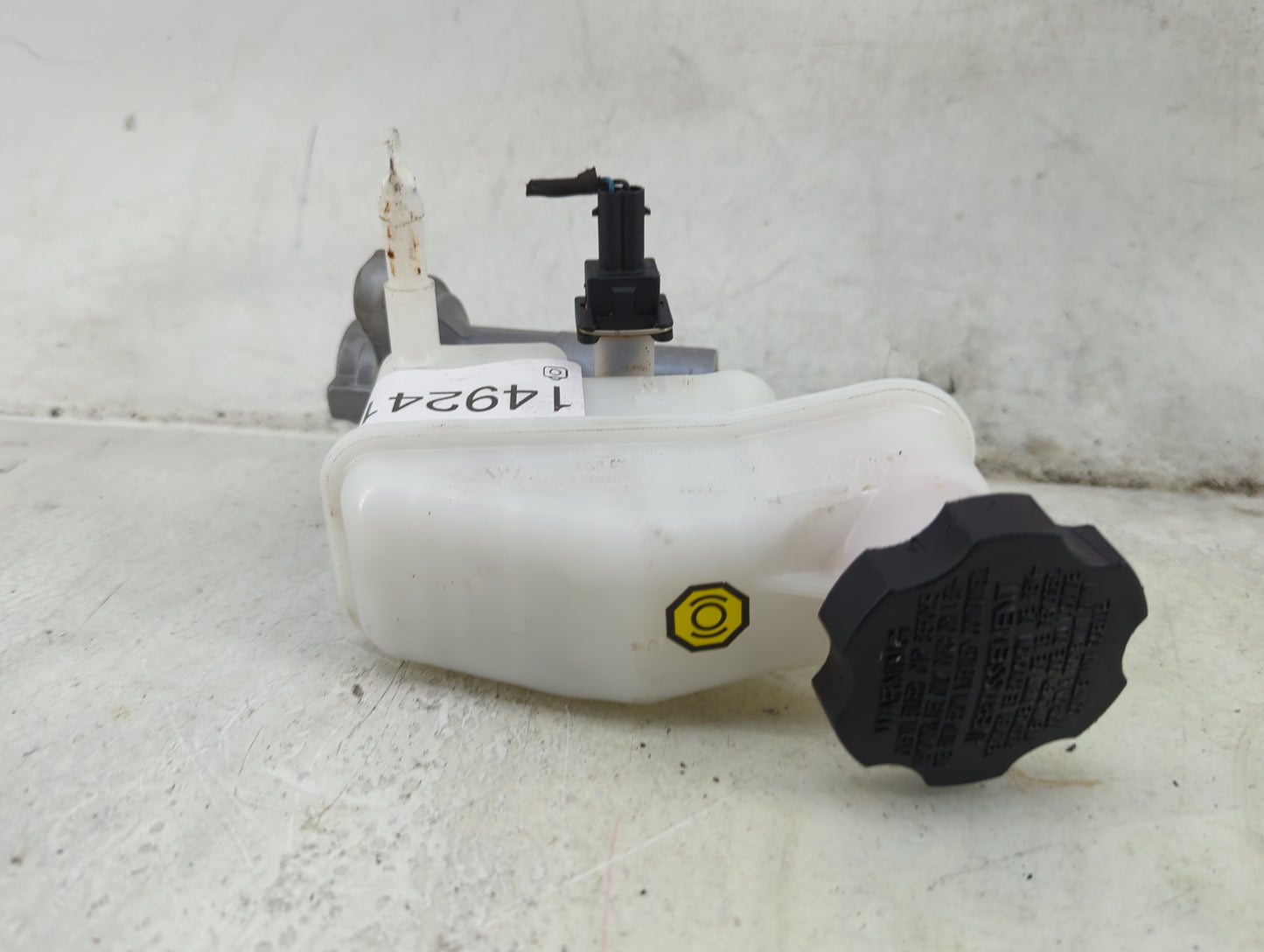 2011-2015 Kia Optima Brake Master Cylinder 1492419 - Oemusedautoparts1.com