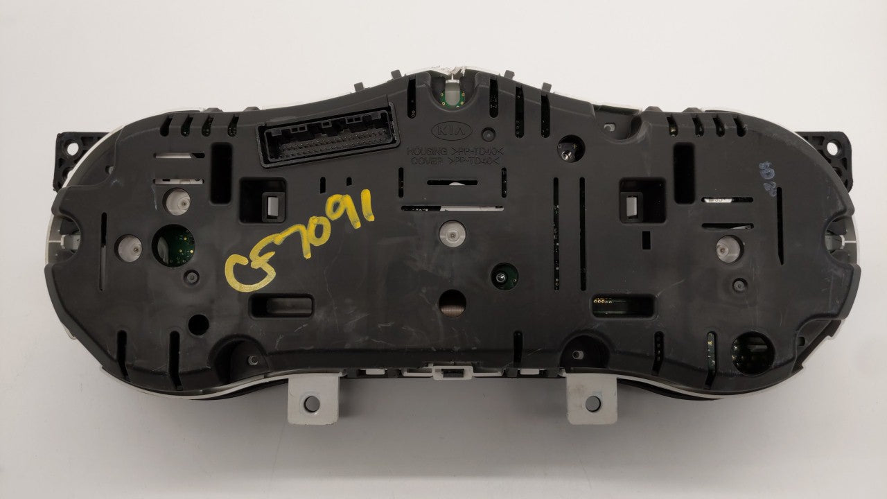 2014-2015 Kia Optima Instrument Cluster Speedometer Gauges P/N:94031-2T270 Fits Fits 2014 2015 OEM Used Auto Parts - Oemused