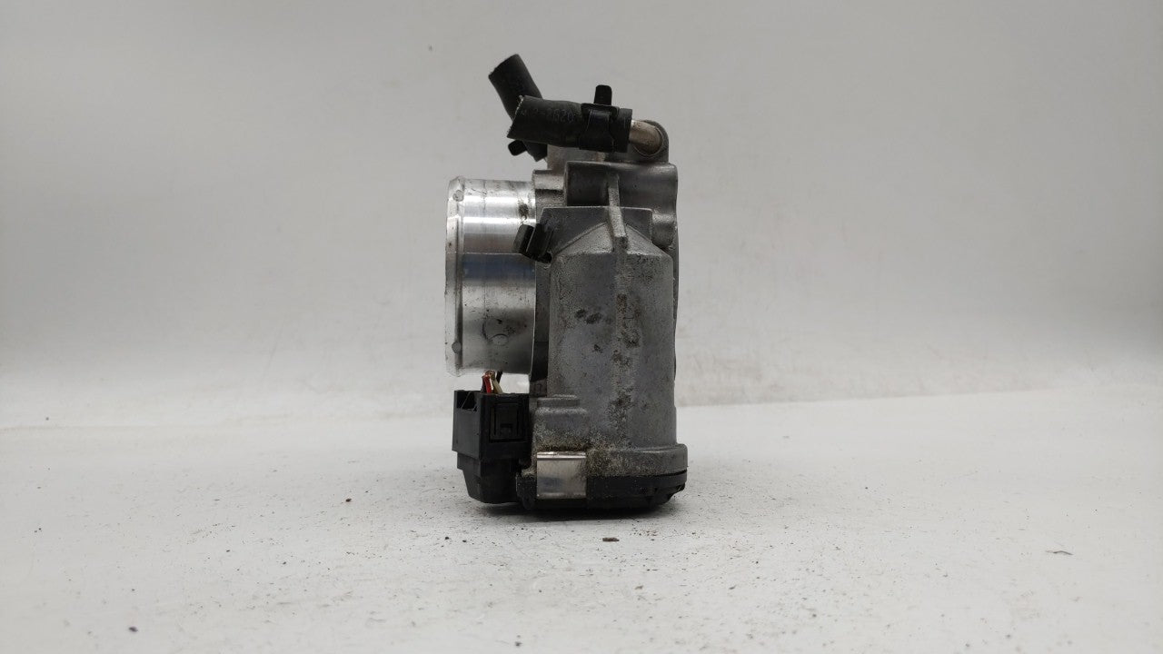 2011-2015 Kia Optima Throttle Body P/N:35100-2G700 Fits Fits 2011 2012 2013 2014 2015 2016 OEM Used Auto Parts - Oemusedauto