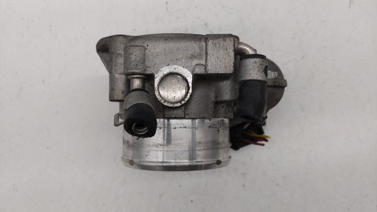 2011-2015 Kia Optima Throttle Body P/N:35100-2G700 Fits Fits 2011 2012 2013 2014 2015 2016 OEM Used Auto Parts - Oemusedauto