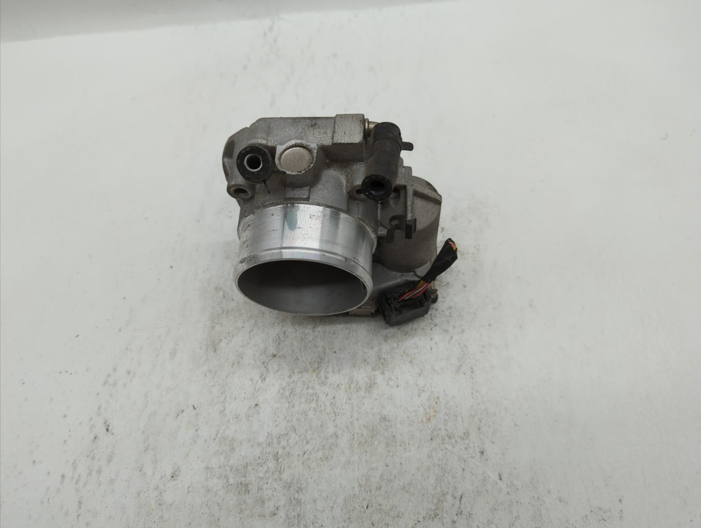 2011-2015 Kia Optima Throttle Body P/N:35100-2G700 Fits Fits 2011 2012 2013 2014 2015 2016 OEM Used Auto Parts - Oemusedauto