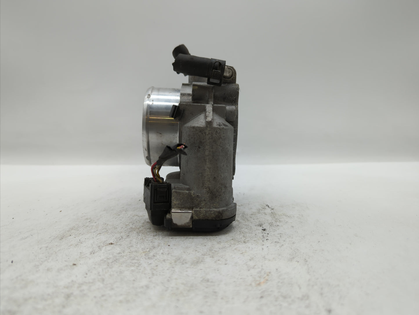 2011-2015 Kia Optima Throttle Body P/N:35100-2G700 Fits Fits 2011 2012 2013 2014 2015 2016 OEM Used Auto Parts - Oemusedauto