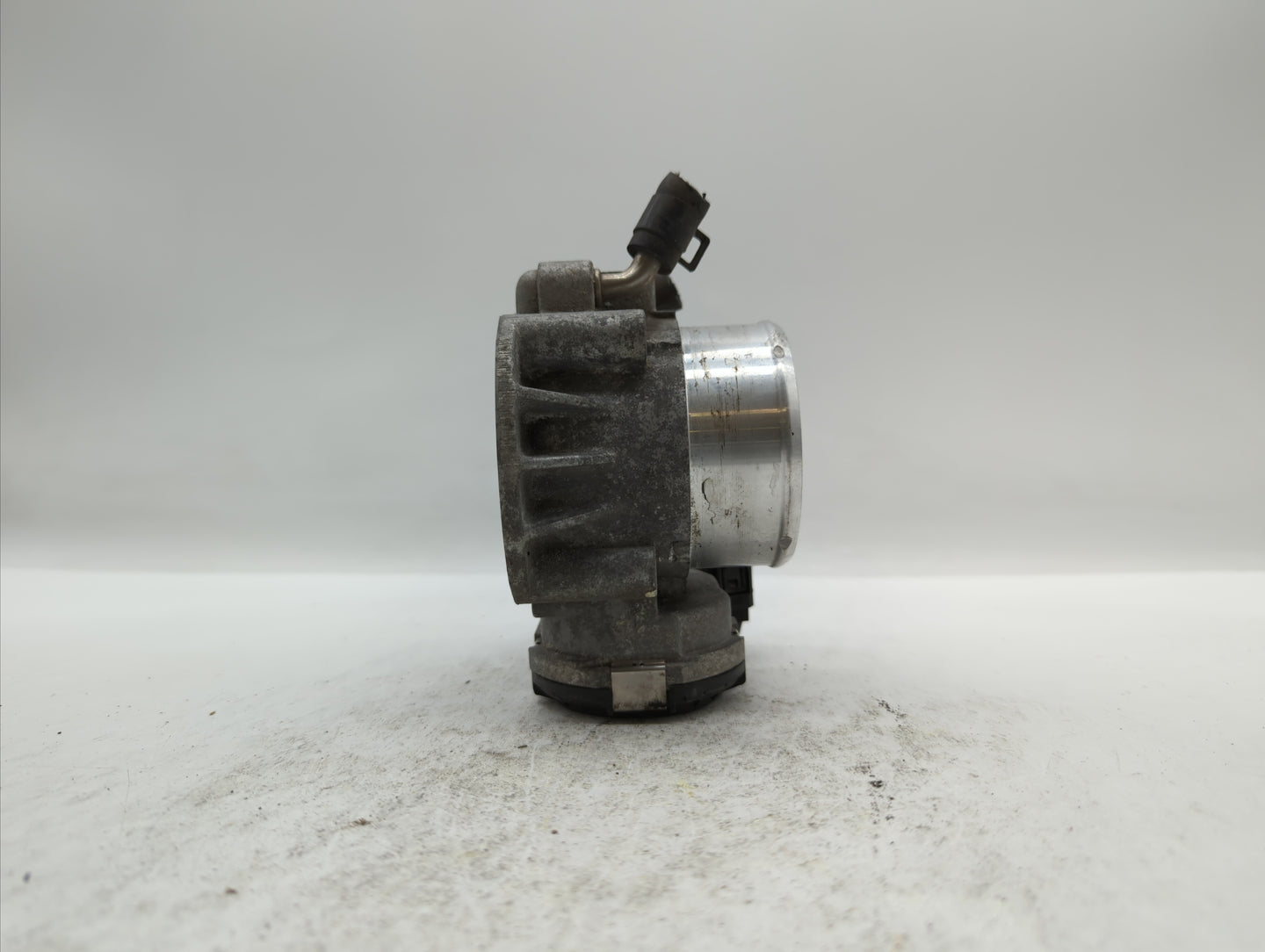 2011-2015 Kia Optima Throttle Body P/N:35100-2G700 Fits Fits 2011 2012 2013 2014 2015 2016 OEM Used Auto Parts - Oemusedauto