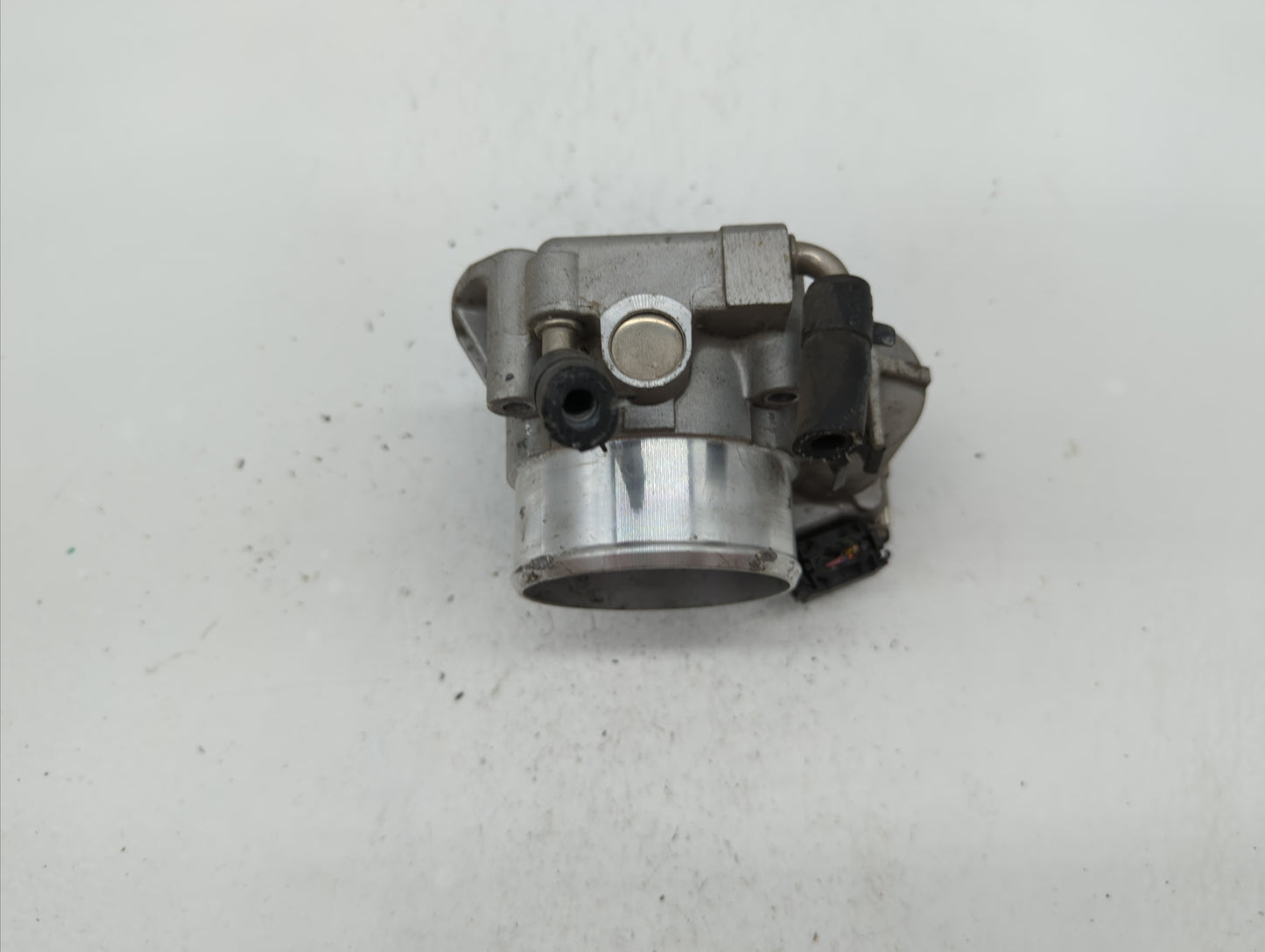 2011-2015 Kia Optima Throttle Body P/N:35100-2G700 Fits Fits 2011 2012 2013 2014 2015 2016 OEM Used Auto Parts - Oemusedauto