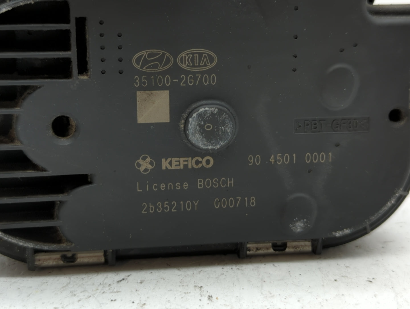 2011-2015 Kia Optima Throttle Body P/N:35100-2G700 Fits Fits 2011 2012 2013 2014 2015 2016 OEM Used Auto Parts - Oemusedauto