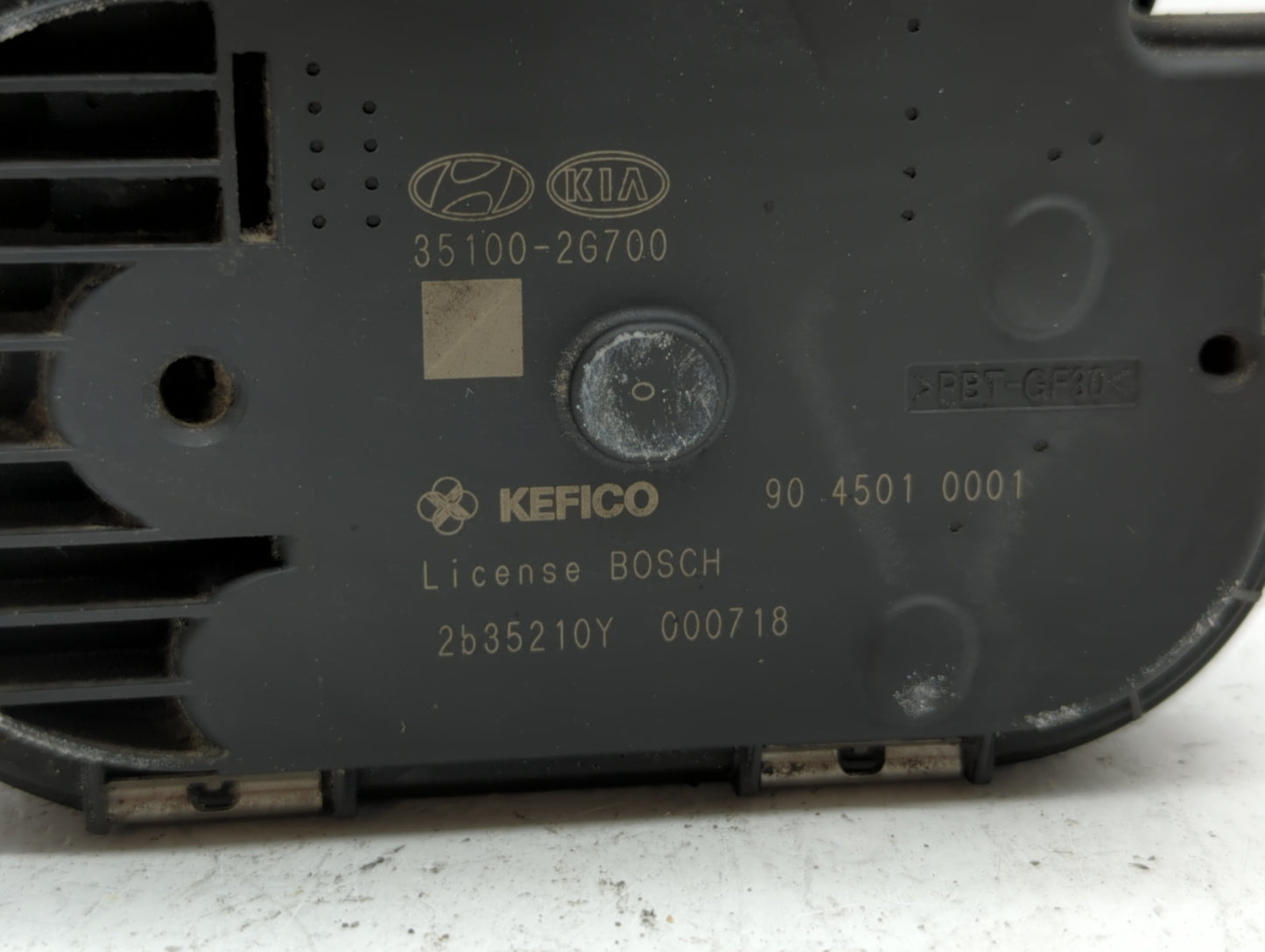 2011-2015 Kia Optima Throttle Body P/N:35100-2G700 Fits Fits 2011 2012 2013 2014 2015 2016 OEM Used Auto Parts - Oemusedauto