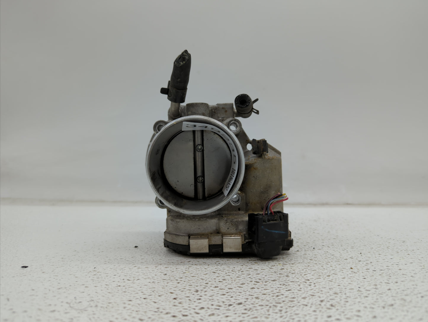 2011-2015 Kia Optima Throttle Body P/N:35100-2G700 Fits Fits 2011 2012 2013 2014 2015 2016 OEM Used Auto Parts - Oemusedauto