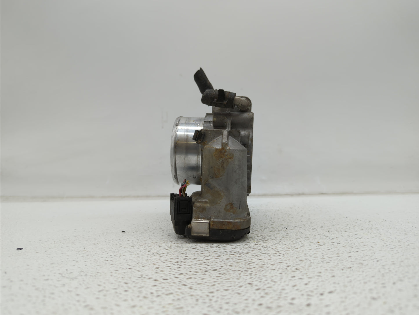 2011-2015 Kia Optima Throttle Body P/N:35100-2G700 Fits Fits 2011 2012 2013 2014 2015 2016 OEM Used Auto Parts - Oemusedauto