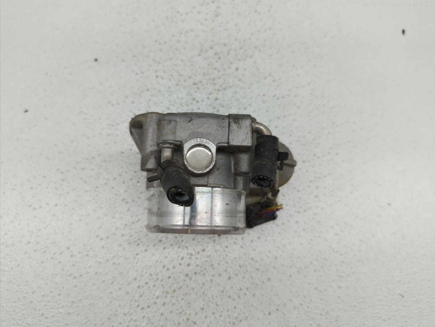 2011-2015 Kia Optima Throttle Body P/N:35100-2G700 Fits Fits 2011 2012 2013 2014 2015 2016 OEM Used Auto Parts - Oemusedauto