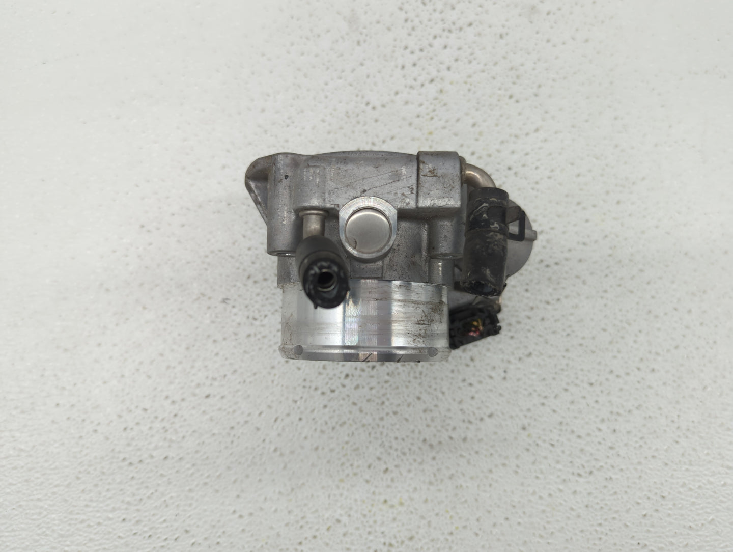 2011-2015 Kia Optima Throttle Body P/N:35100-2G700 Fits Fits 2011 2012 2013 2014 2015 2016 OEM Used Auto Parts - Oemusedauto