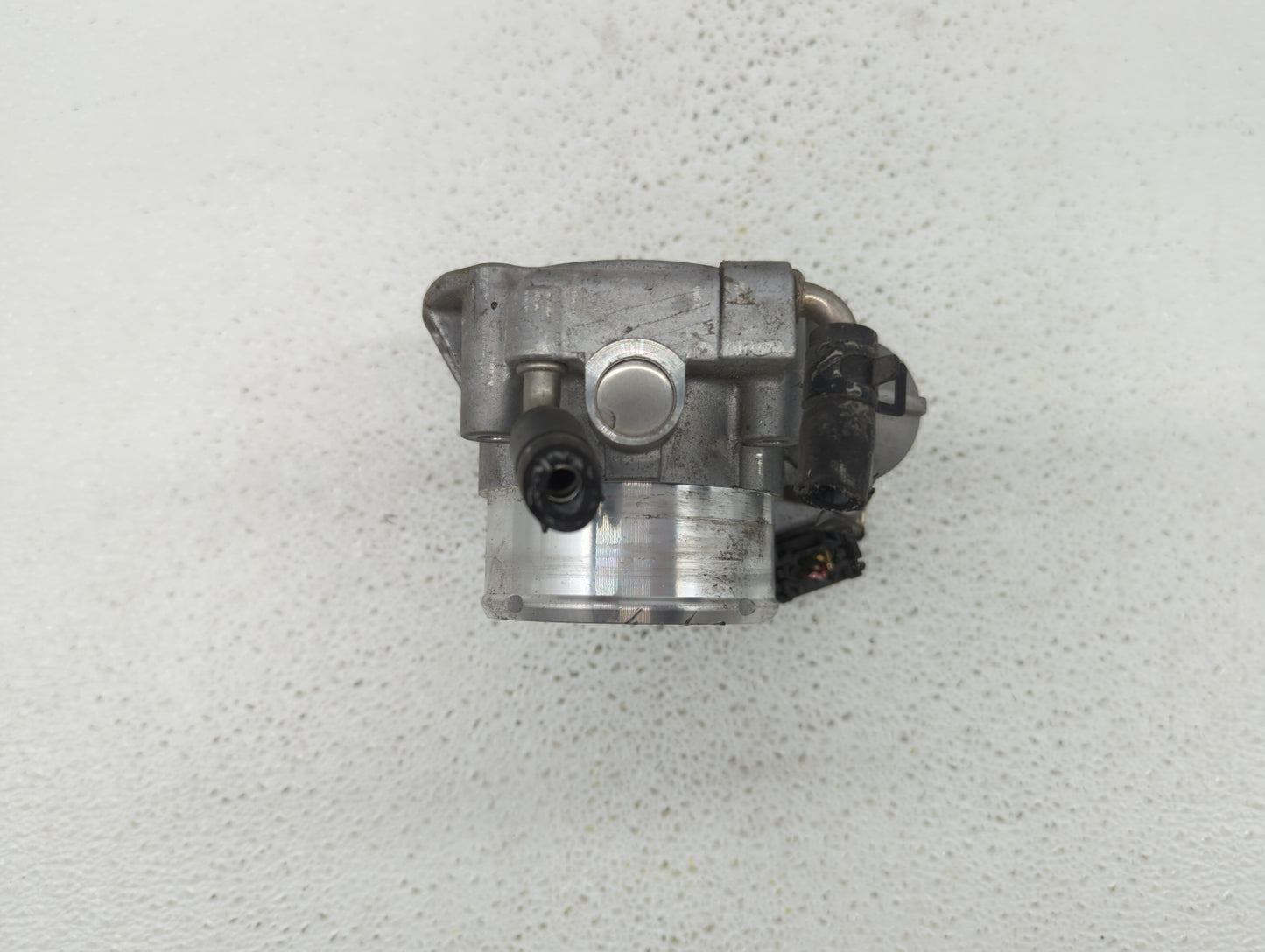 2011-2015 Kia Optima Throttle Body P/N:35100-2G700 Fits Fits 2011 2012 2013 2014 2015 2016 OEM Used Auto Parts - Oemusedauto