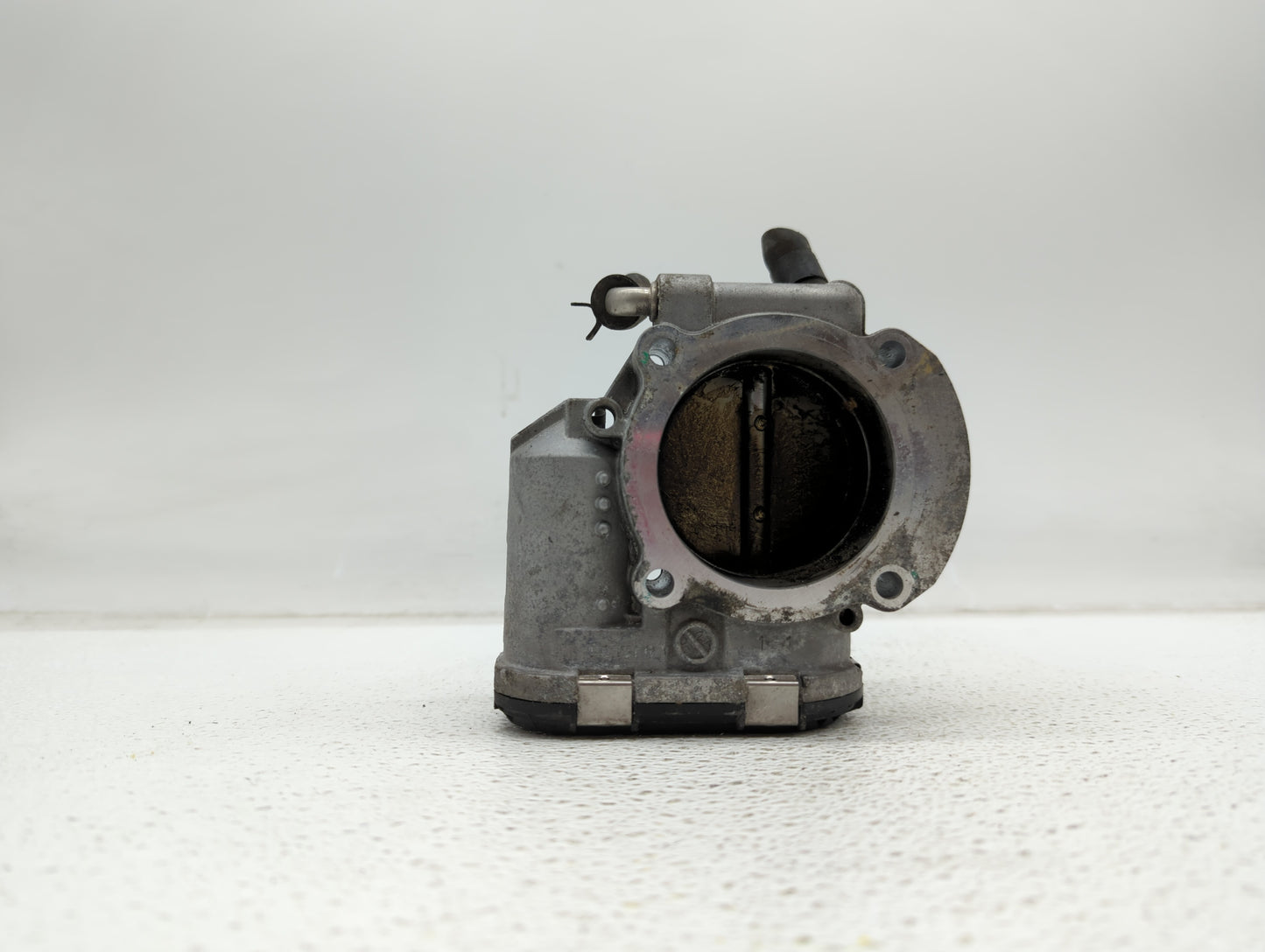 2011-2015 Kia Optima Throttle Body P/N:35100-2G700 Fits Fits 2011 2012 2013 2014 2015 2016 OEM Used Auto Parts - Oemusedauto