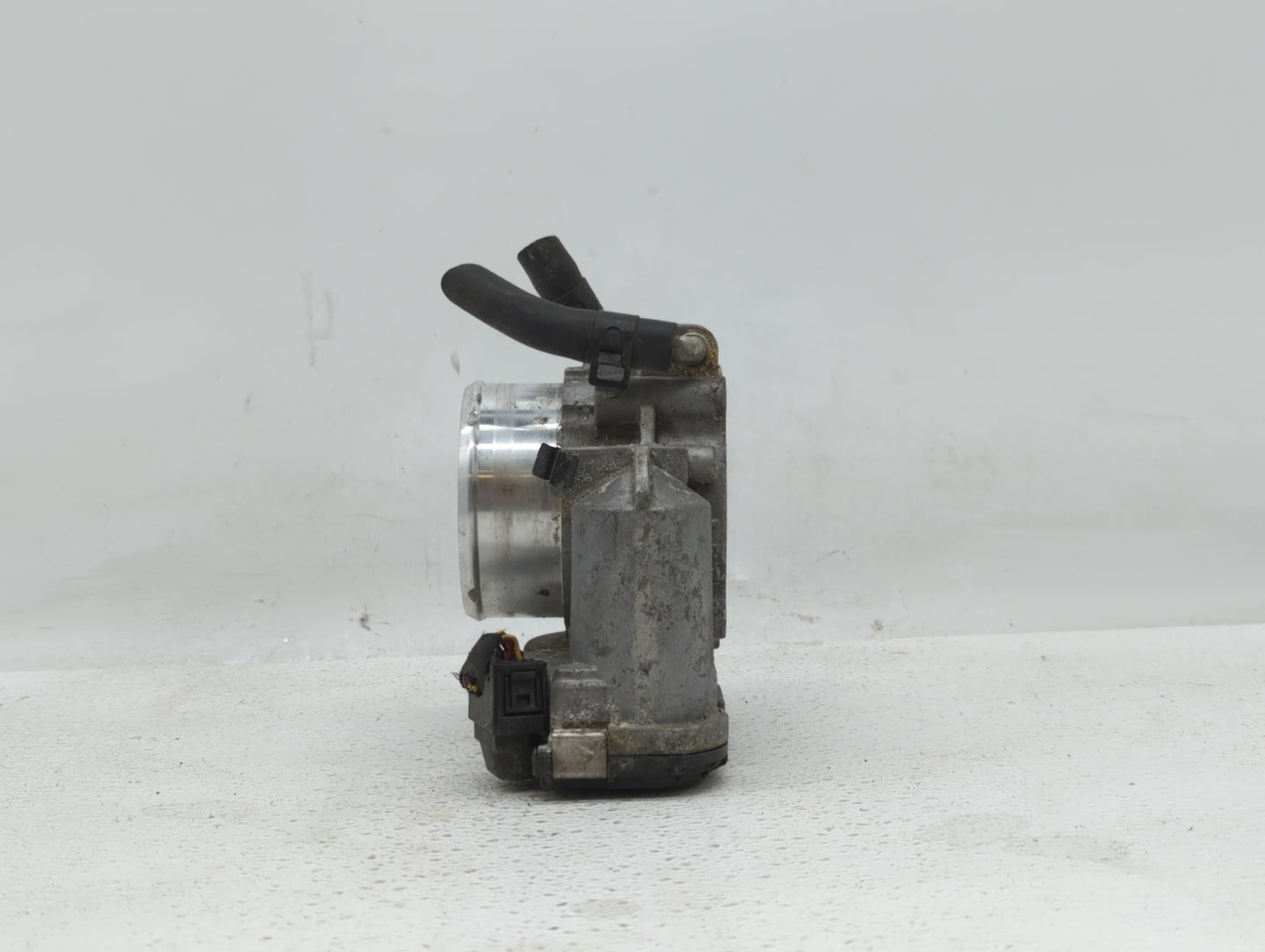 2011-2015 Kia Optima Throttle Body P/N:904501 0001 35100-2G700 Fits Fits 2011 2012 2013 2014 2015 2016 OEM Used Auto Parts -
