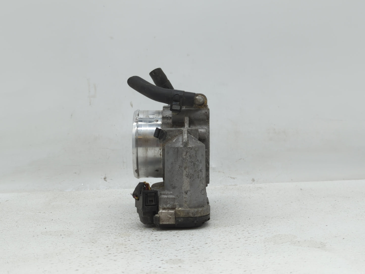 2011-2015 Kia Optima Throttle Body P/N:904501 0001 35100-2G700 Fits Fits 2011 2012 2013 2014 2015 2016 OEM Used Auto Parts -