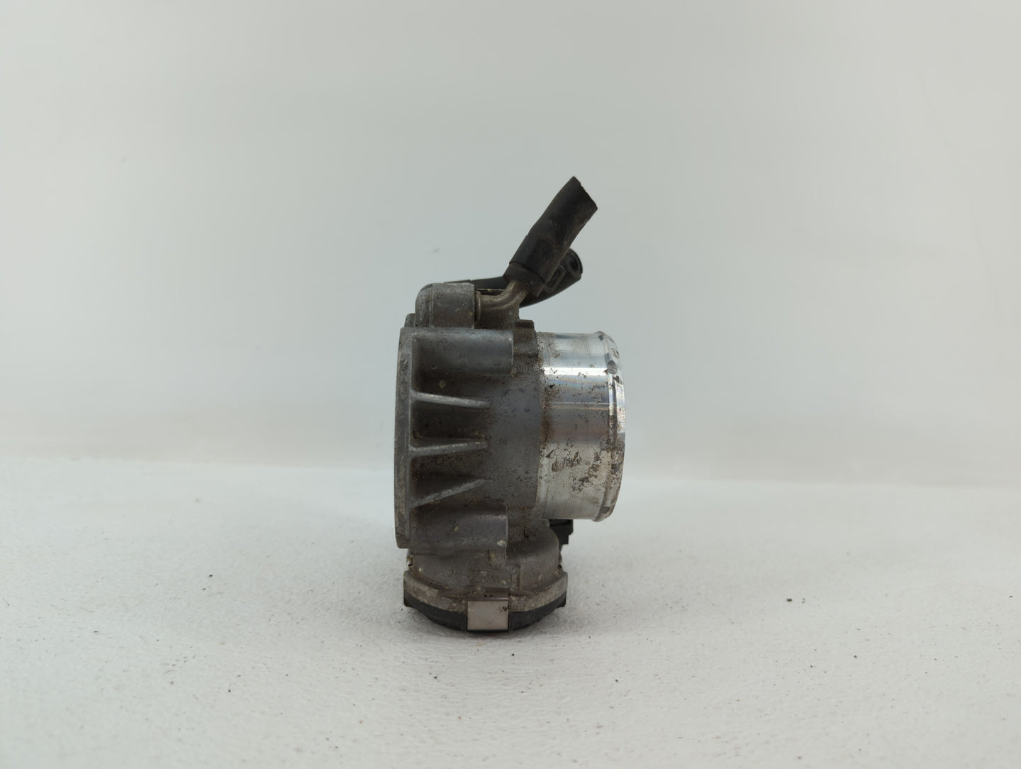 2011-2015 Kia Optima Throttle Body P/N:904501 0001 35100-2G700 Fits Fits 2011 2012 2013 2014 2015 2016 OEM Used Auto Parts -