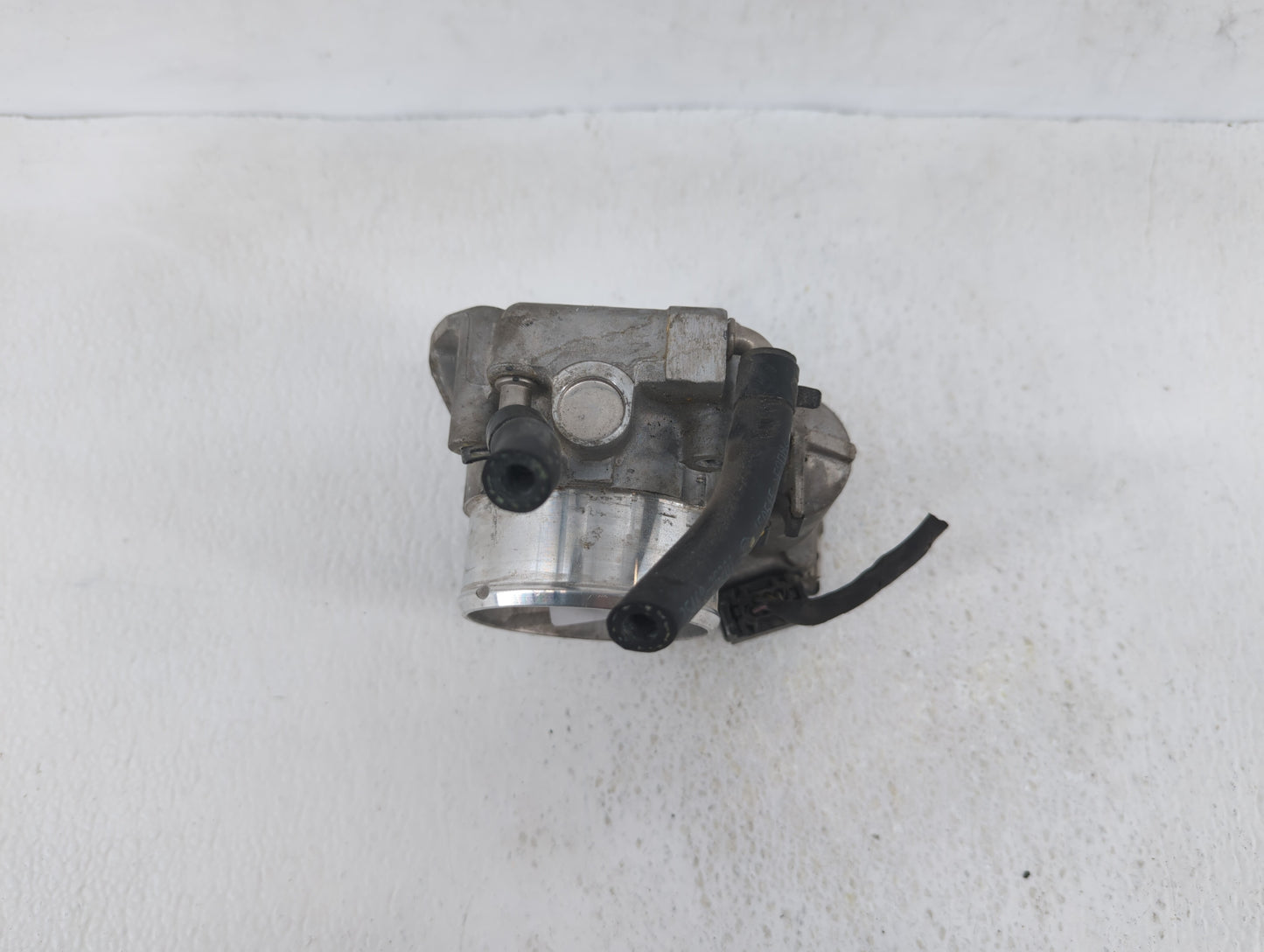 2011-2015 Kia Optima Throttle Body P/N:904501 0001 35100-2G700 Fits Fits 2011 2012 2013 2014 2015 2016 OEM Used Auto Parts -