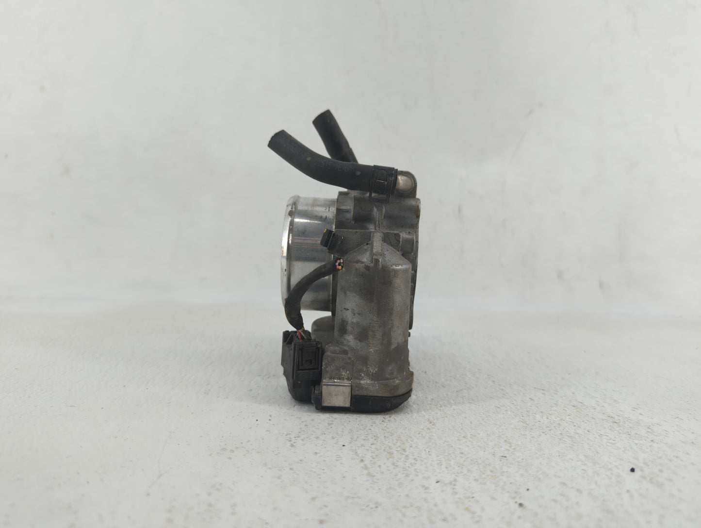 2011-2015 Kia Optima Throttle Body P/N:904501 0001 35100-2G700 Fits Fits 2011 2012 2013 2014 2015 2016 OEM Used Auto Parts -
