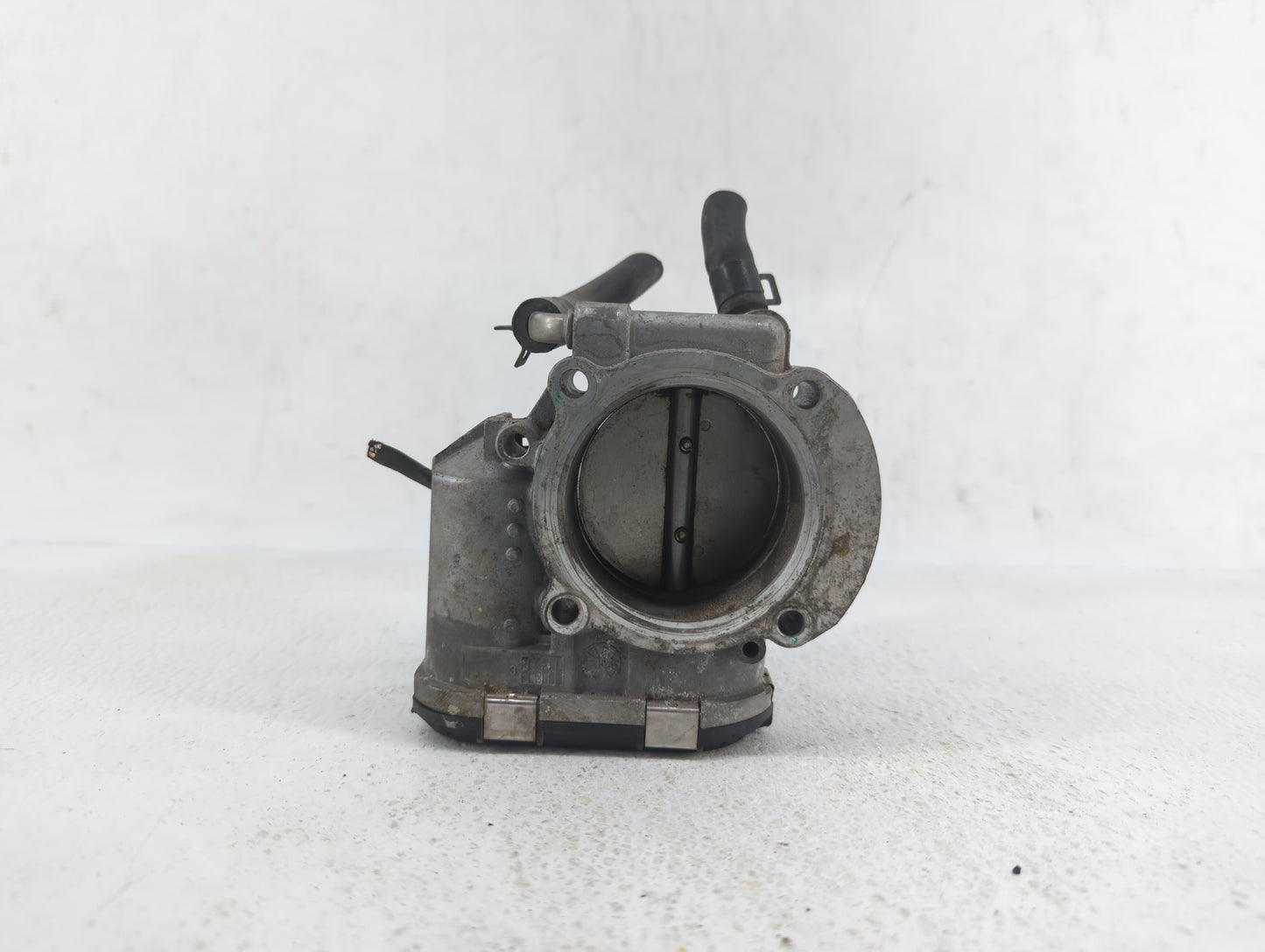 2011-2015 Kia Optima Throttle Body P/N:904501 0001 35100-2G700 Fits Fits 2011 2012 2013 2014 2015 2016 OEM Used Auto Parts -