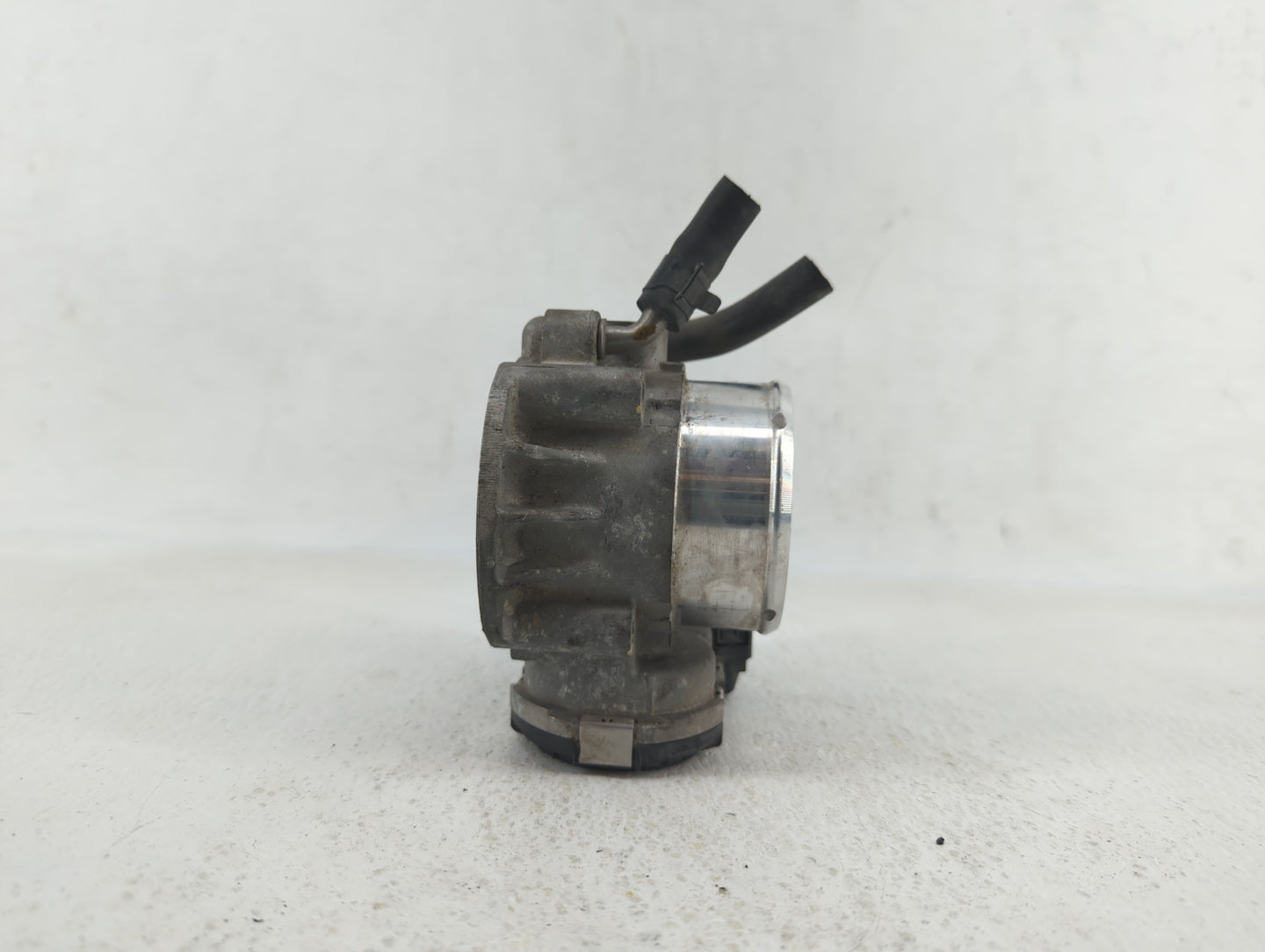 2011-2015 Kia Optima Throttle Body P/N:904501 0001 35100-2G700 Fits Fits 2011 2012 2013 2014 2015 2016 OEM Used Auto Parts -