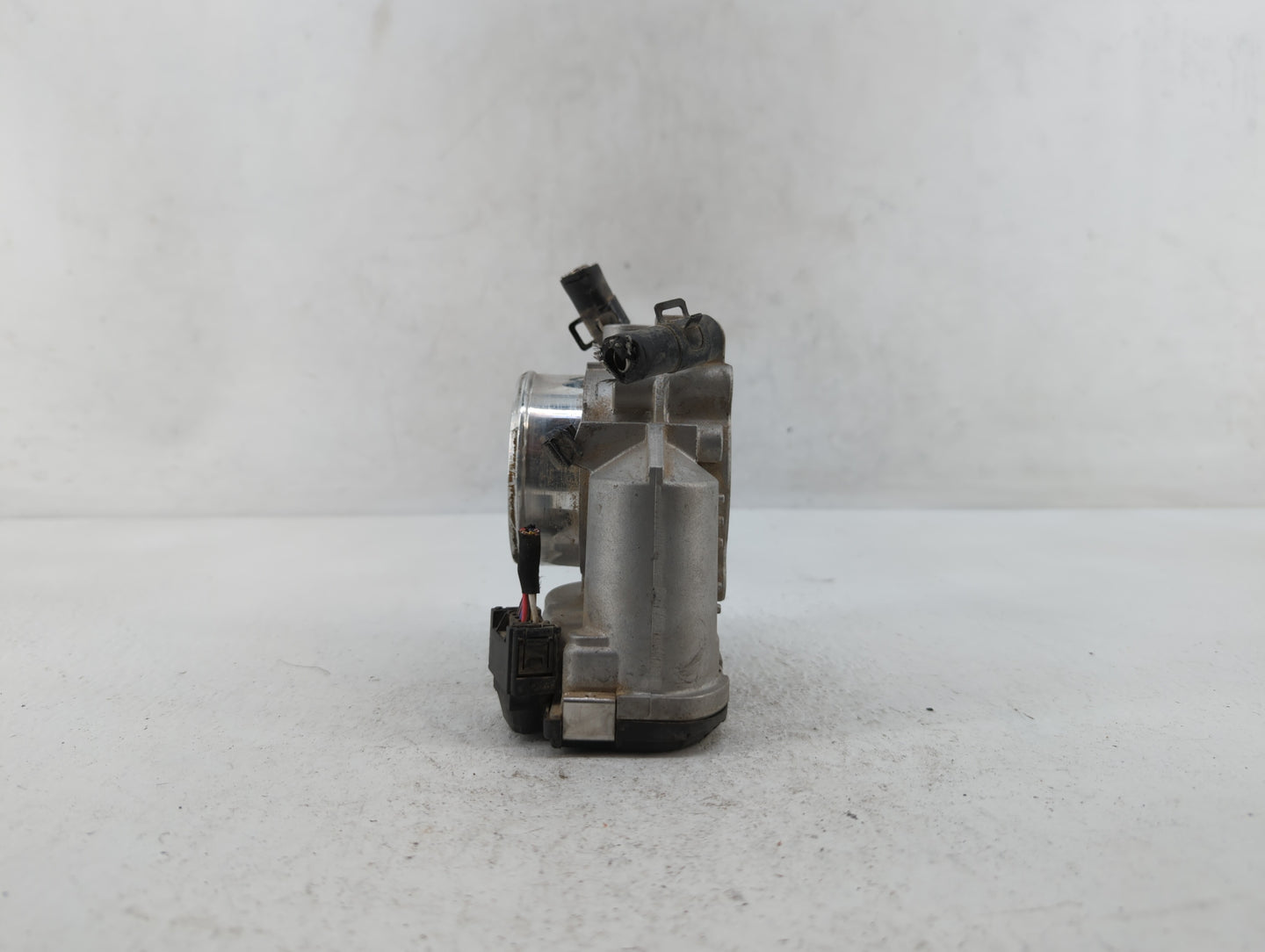2011-2016 Kia Optima Throttle Body P/N:35100-2G700 35100-2G800 Fits Fits 2011 2012 2013 2014 2015 2016 OEM Used Auto Parts -