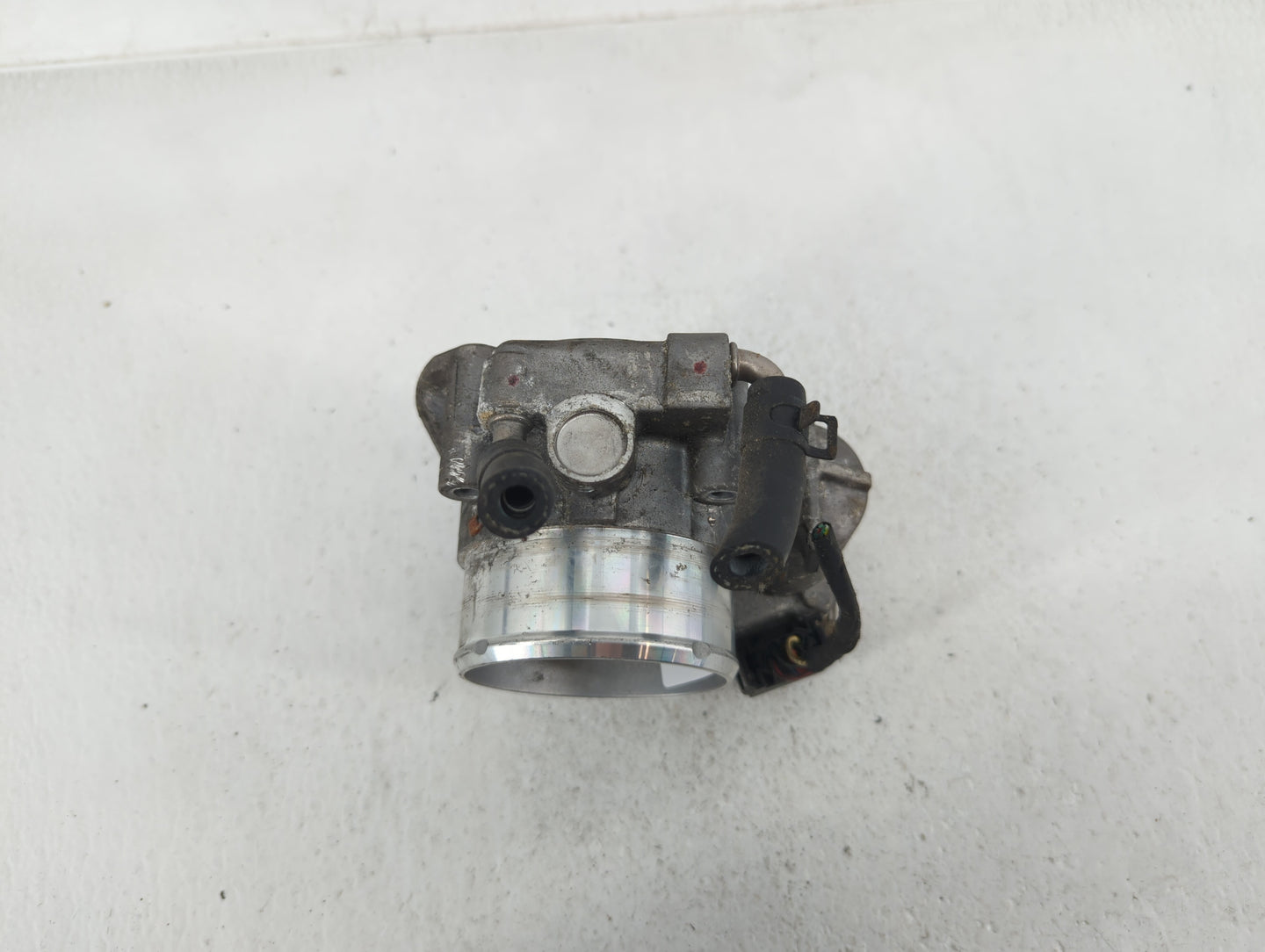 2011-2015 Kia Optima Throttle Body P/N:35100-2G700 Fits Fits 2011 2012 2013 2014 2015 2016 OEM Used Auto Parts - Oemusedauto