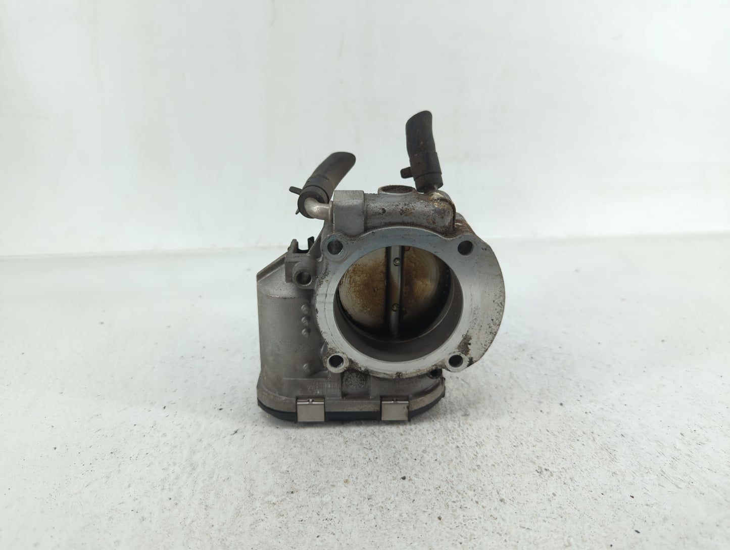 2011-2015 Kia Optima Throttle Body P/N:35100-2G700 Fits Fits 2011 2012 2013 2014 2015 2016 OEM Used Auto Parts - Oemusedauto