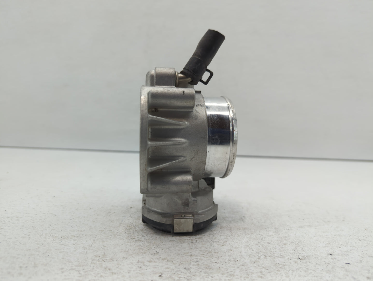 2011-2016 Kia Optima Throttle Body P/N:35100-2G800 Fits Fits 2011 2012 2013 2014 2015 2016 OEM Used Auto Parts - Oemusedauto