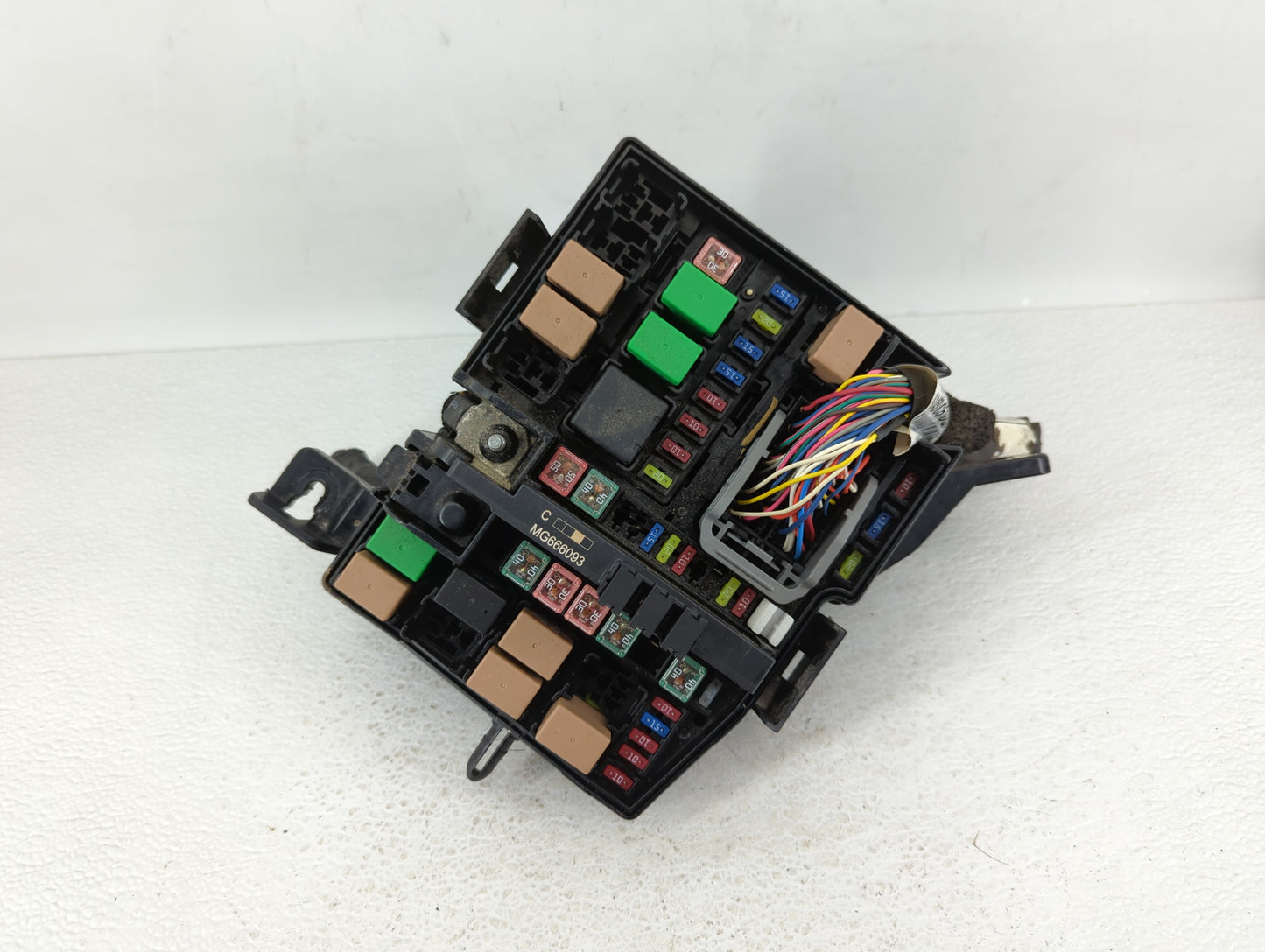 2014-2015 Kia Optima Fusebox Fuse Box Panel Relay Module P/N:914504C510QA Fits Fits 2014 2015 OEM Used Auto Parts - Oemuseda