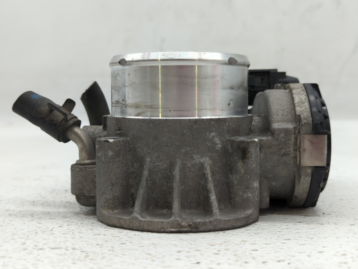 2011-2016 Kia Optima Throttle Body P/N:35100-2G700 35100-2G800 Fits Fits 2011 2012 2013 2014 2015 2016 OEM Used Auto Parts -