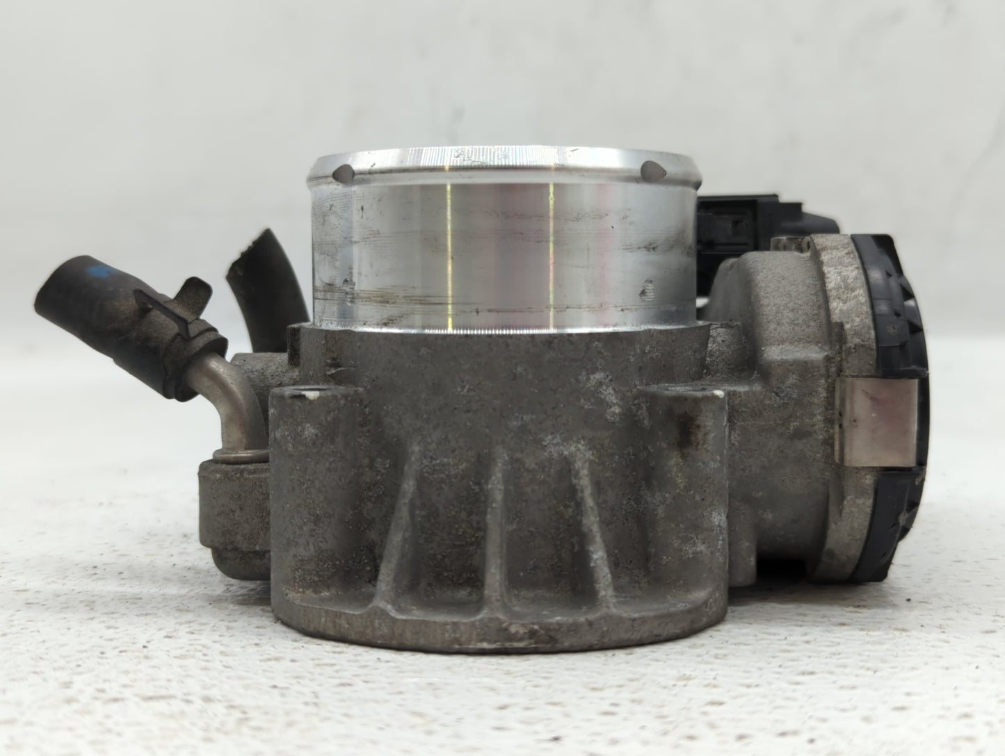 2011-2016 Kia Optima Throttle Body P/N:35100-2G700 35100-2G800 Fits Fits 2011 2012 2013 2014 2015 2016 OEM Used Auto Parts -