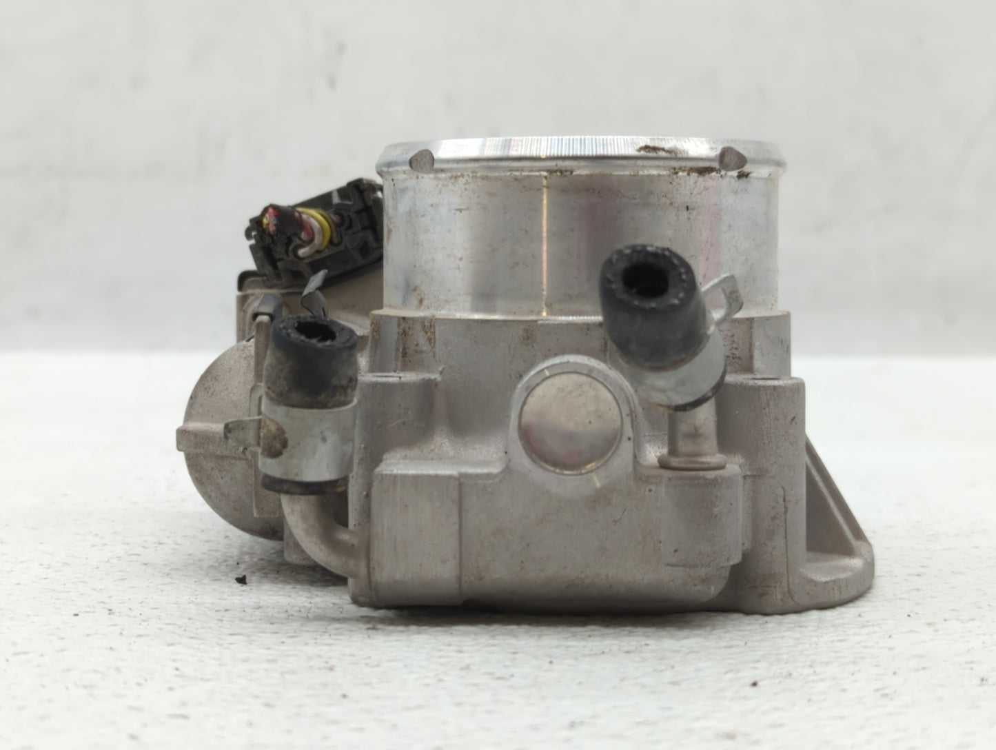 2011-2015 Kia Optima Throttle Body P/N:35100-2G700 Fits Fits 2011 2012 2013 2014 2015 2016 OEM Used Auto Parts - Oemusedauto