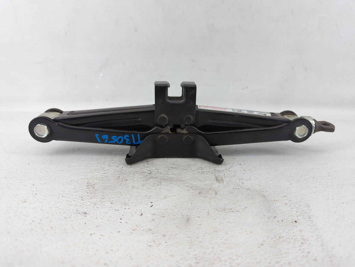 2014 Kia Optima Spare Scissor Car Jack - Oemusedautoparts1.com