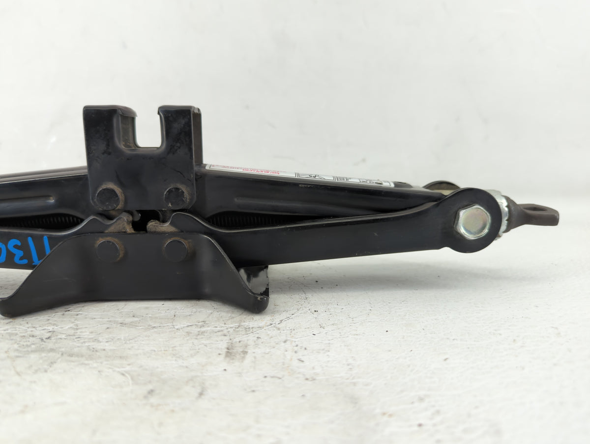 2014 Kia Optima Spare Scissor Car Jack 536738 - Oemusedautoparts1.com