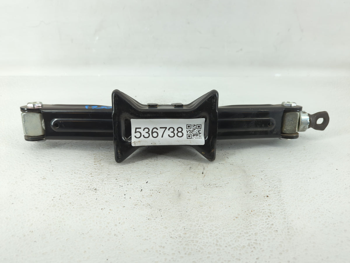 2014 Kia Optima Spare Scissor Car Jack 536738 - Oemusedautoparts1.com