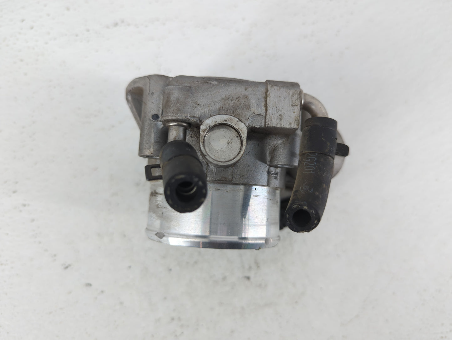2011-2015 Kia Optima Throttle Body P/N:35100-2G700 Fits Fits 2011 2012 2013 2014 2015 2016 OEM Used Auto Parts - Oemusedauto