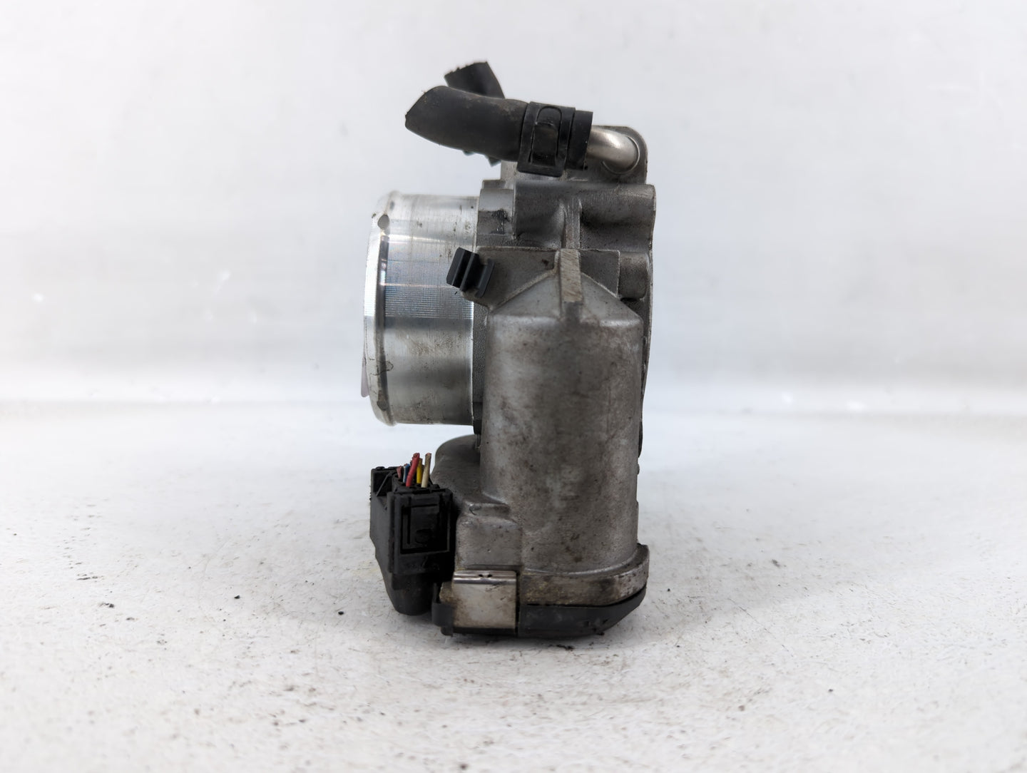 2011-2015 Kia Optima Throttle Body P/N:35100-2G700 Fits Fits 2011 2012 2013 2014 2015 2016 OEM Used Auto Parts - Oemusedauto