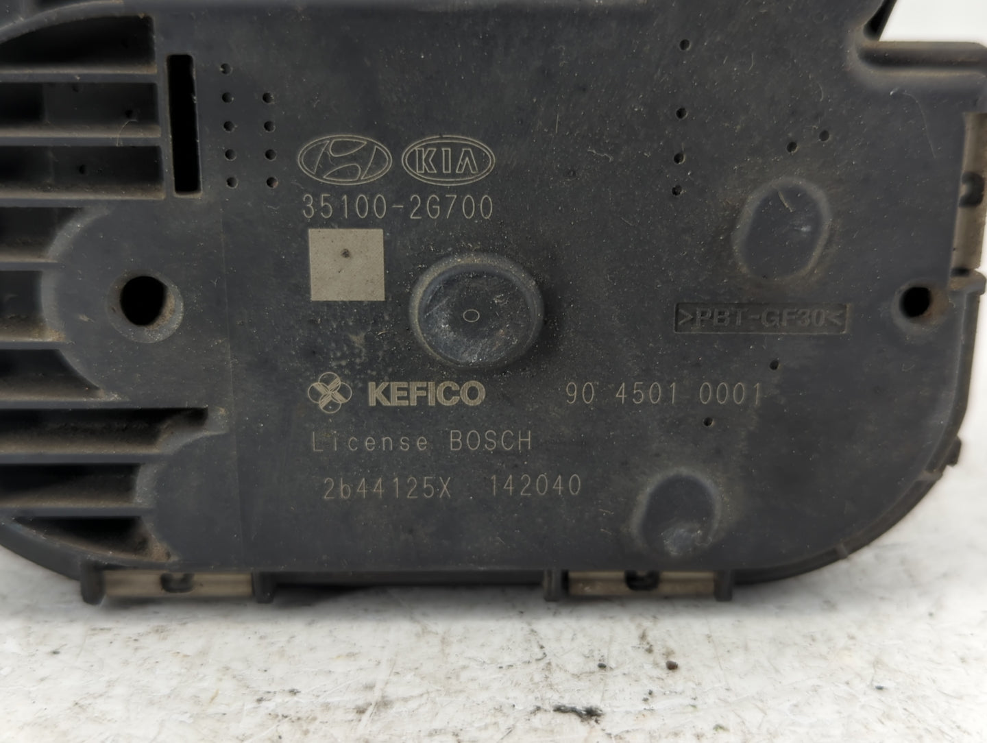 2011-2015 Kia Optima Throttle Body P/N:35100-2G700 Fits Fits 2011 2012 2013 2014 2015 2016 OEM Used Auto Parts - Oemusedauto