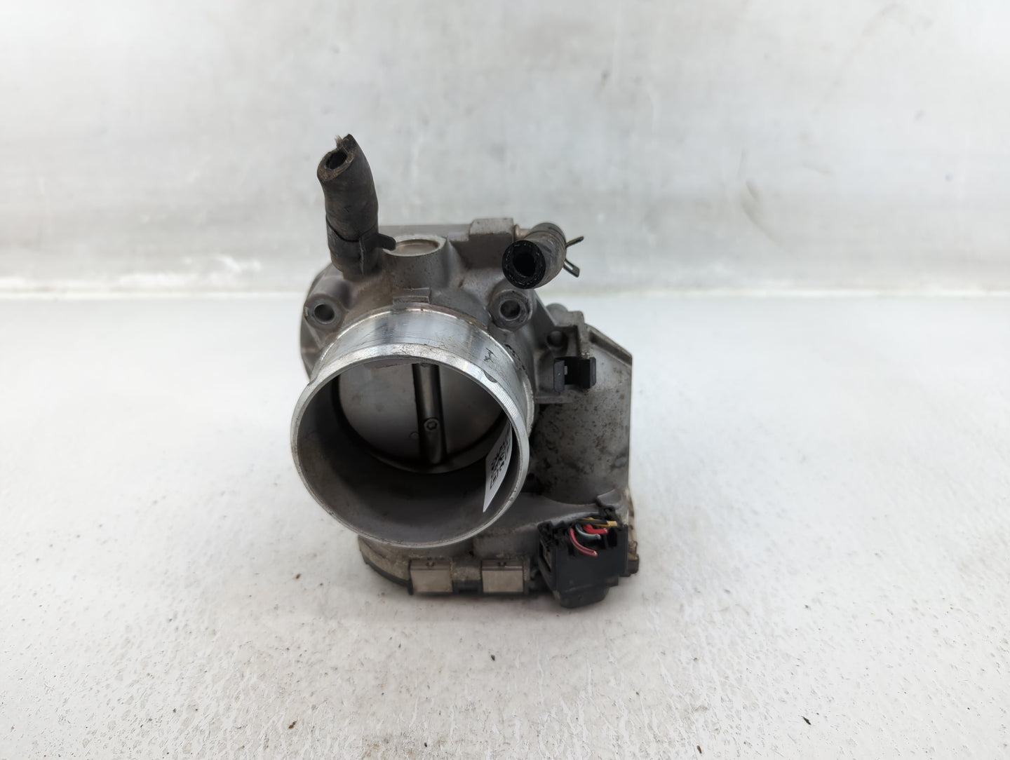 2011-2015 Kia Optima Throttle Body P/N:35100-2G700 Fits Fits 2011 2012 2013 2014 2015 2016 OEM Used Auto Parts - Oemusedauto