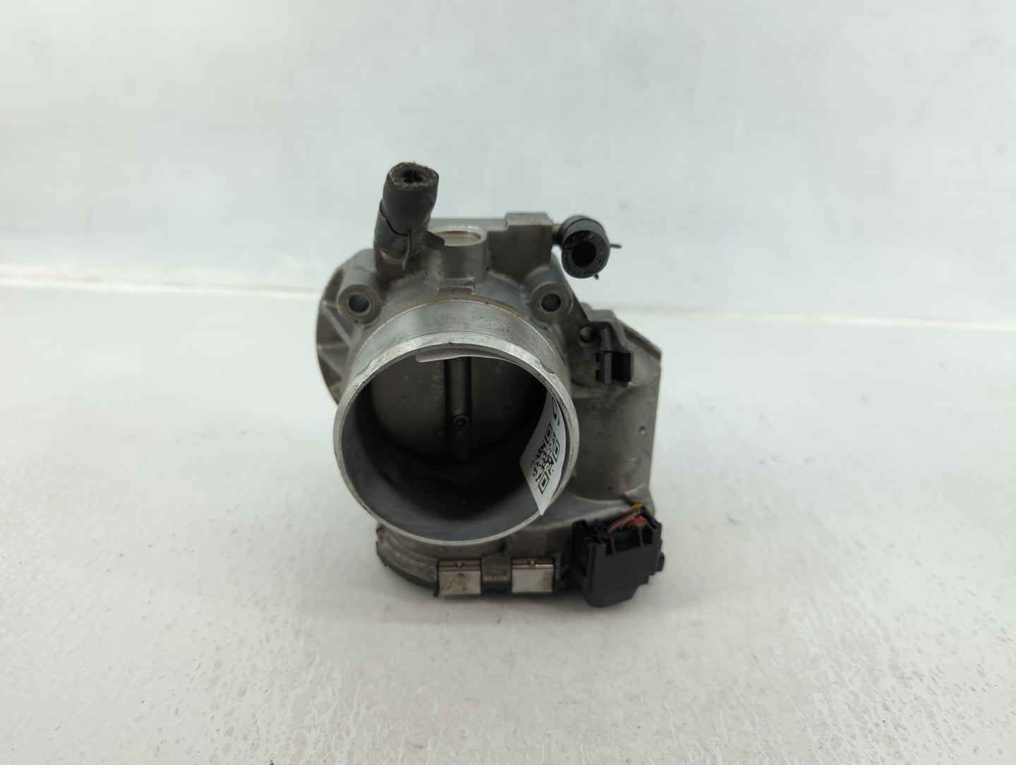 2011-2015 Kia Optima Throttle Body P/N:35100-2G700 Fits Fits 2011 2012 2013 2014 2015 2016 OEM Used Auto Parts - Oemusedauto