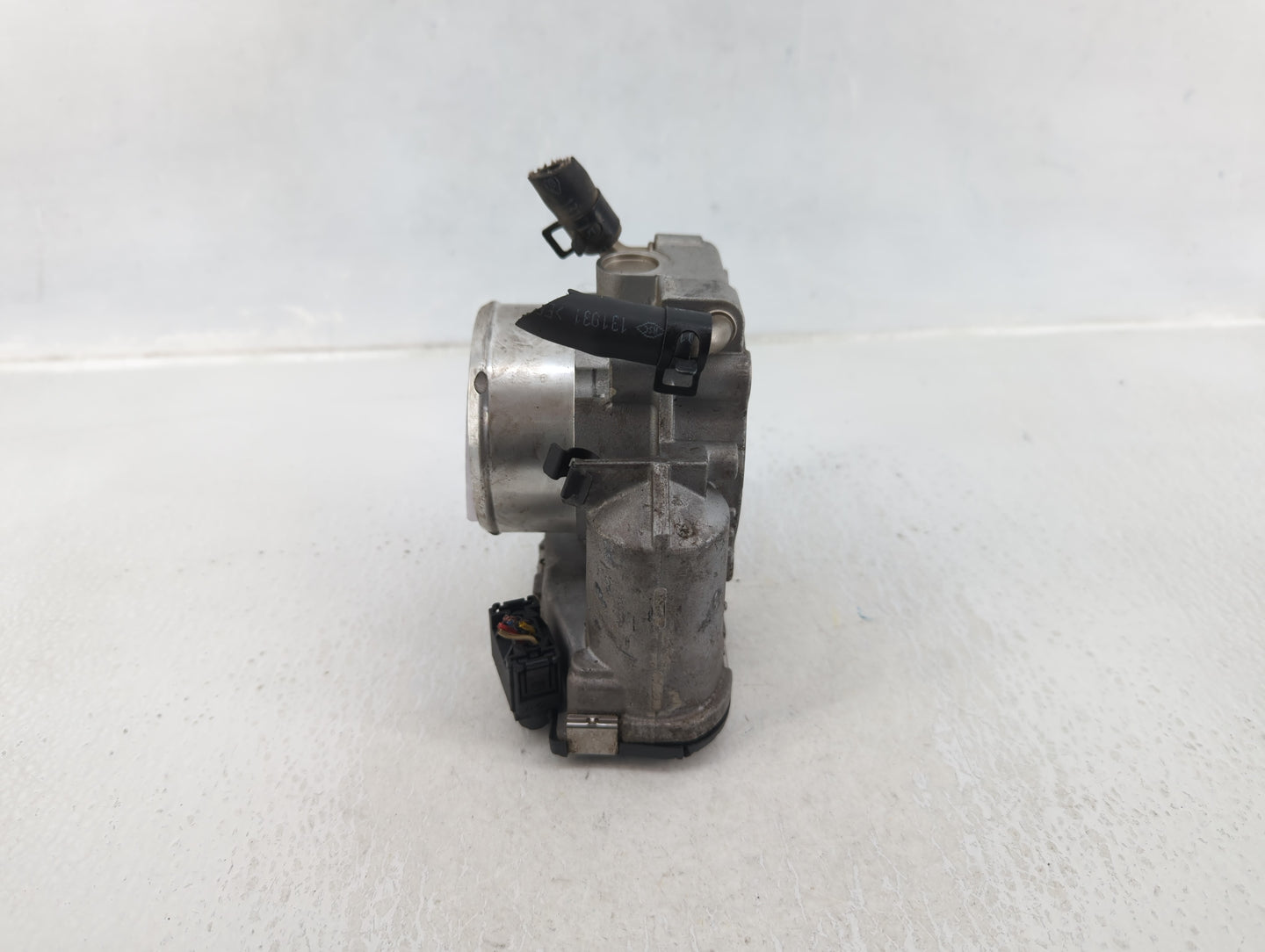 2011-2015 Kia Optima Throttle Body P/N:35100-2G700 Fits Fits 2011 2012 2013 2014 2015 2016 OEM Used Auto Parts - Oemusedauto