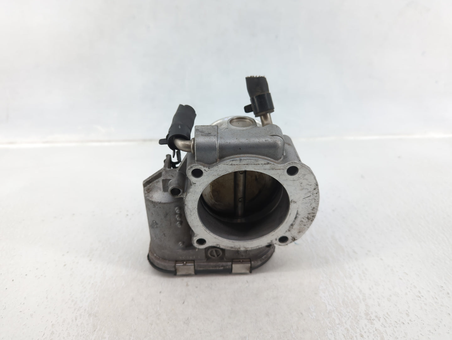 2011-2015 Kia Optima Throttle Body P/N:35100-2G700 Fits Fits 2011 2012 2013 2014 2015 2016 OEM Used Auto Parts - Oemusedauto