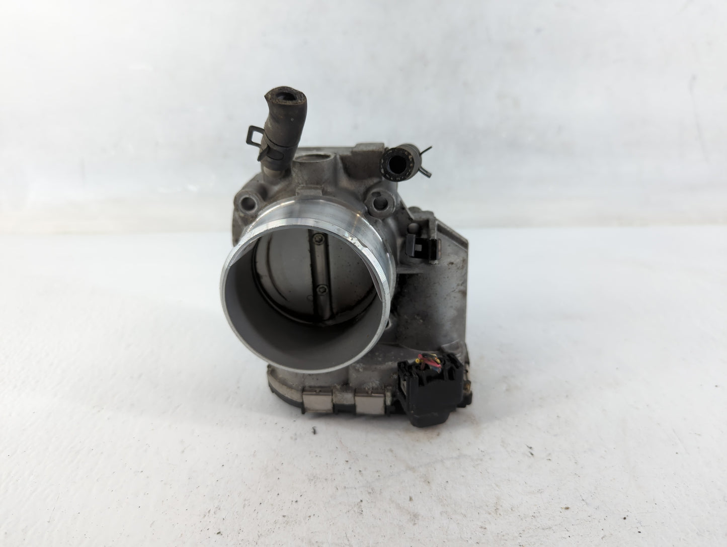 2011-2015 Kia Optima Throttle Body P/N:35100-2G700 Fits Fits 2011 2012 2013 2014 2015 2016 OEM Used Auto Parts - Oemusedauto