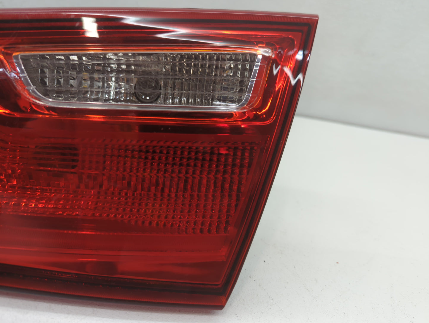 2014-2015 Kia Optima Tail Light Assembly Driver Left OEM P/N:R 09OU L1L4 Fits Fits 2014 2015 OEM Used Auto Parts - Oemusedau