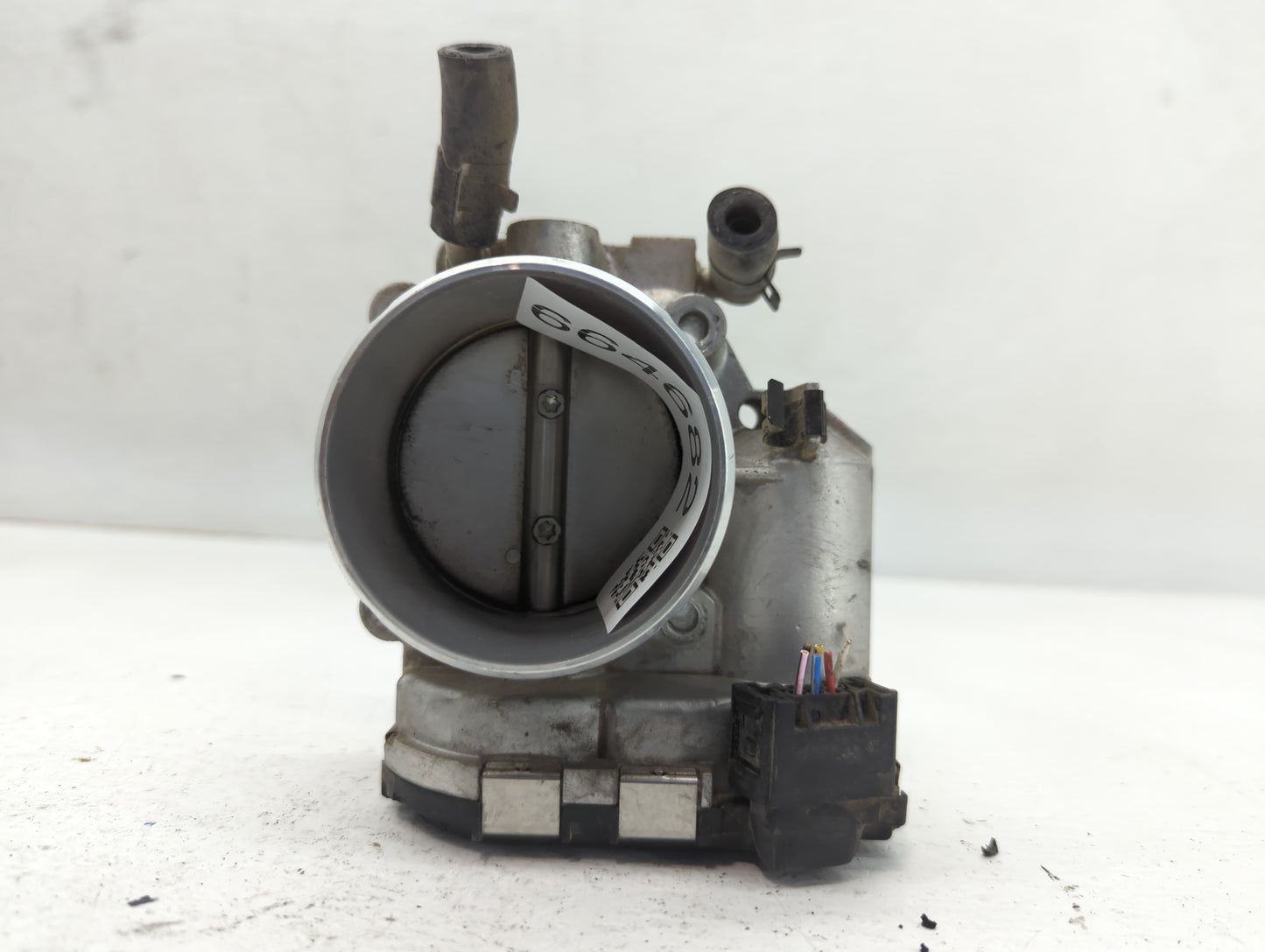 2011-2015 Kia Optima Throttle Body P/N:35100-2G700 Fits Fits 2011 2012 2013 2014 2015 2016 OEM Used Auto Parts - Oemusedauto